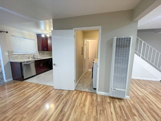 Building Photo - 38594 Royal Ann Common