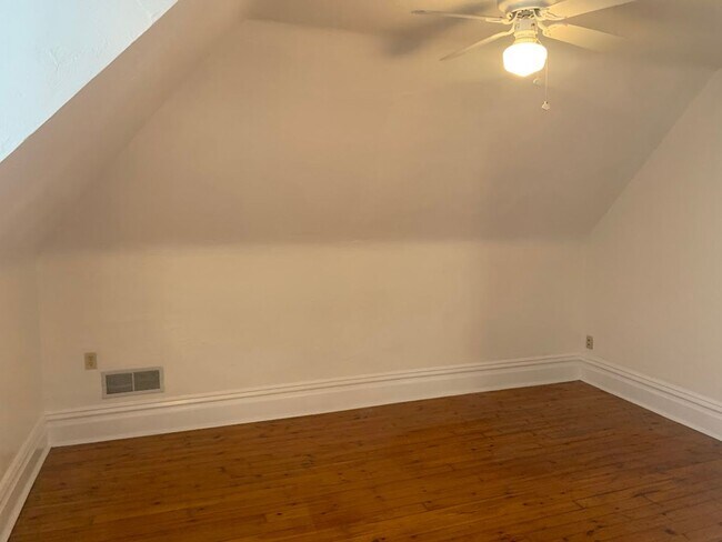 Building Photo - Incredible Shadyside Home!