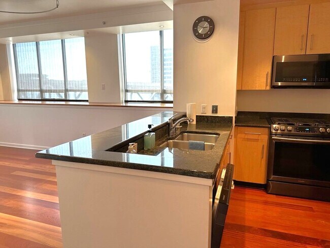 Building Photo - Epic REA: Fabulous 2 BR/2 BA South Beach C...