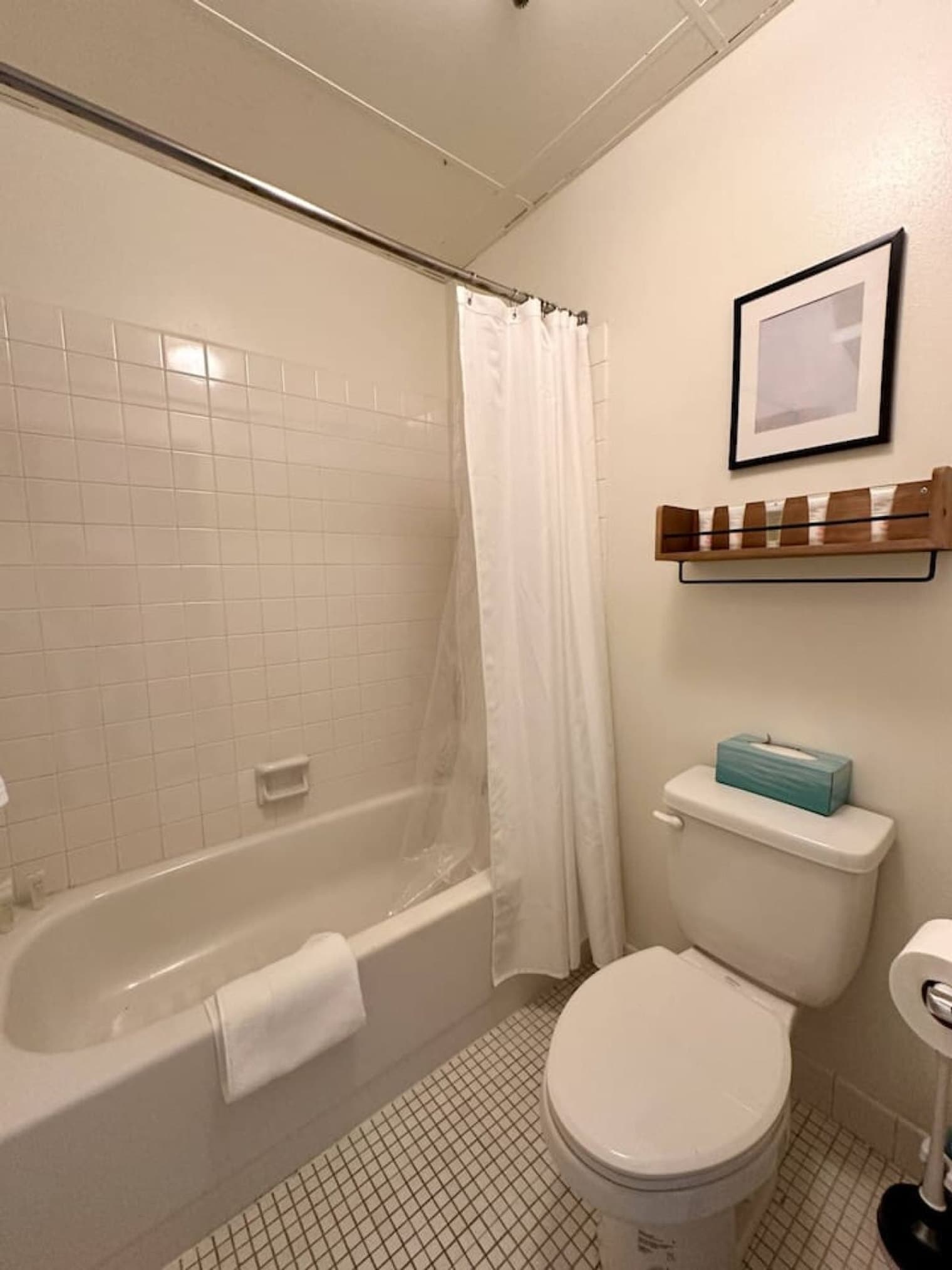 Building Photo - 823 N 2nd St