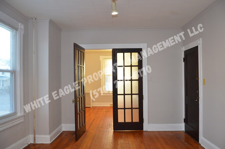 Building Photo - 1722 Brick Ave