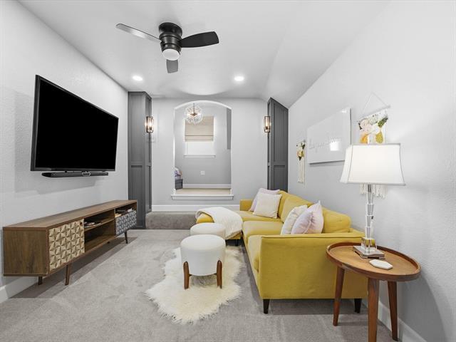 Building Photo - 2325 Offerande Dr