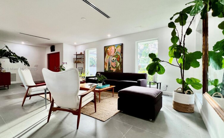 Building Photo - 14605 SW 75th Ave