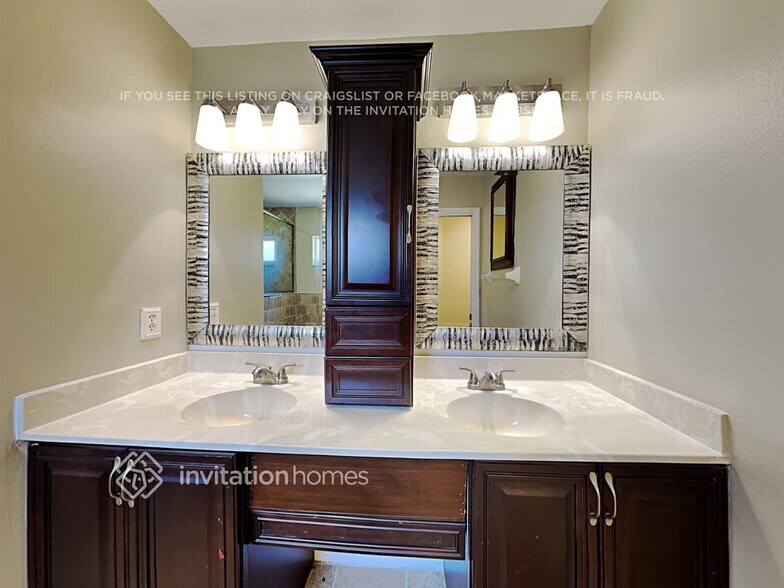 Building Photo - 15142 Quailmoor St