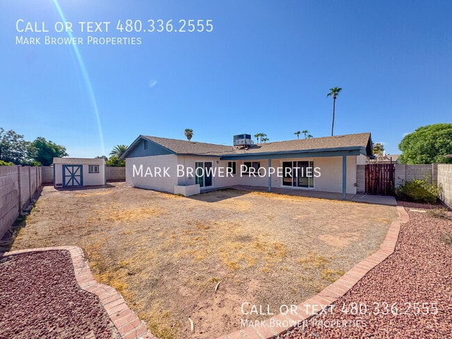 Building Photo - 2315 W El Alba Way