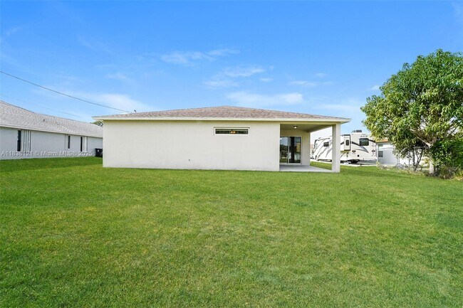 Building Photo - 1481 SW Kamchatka Ave