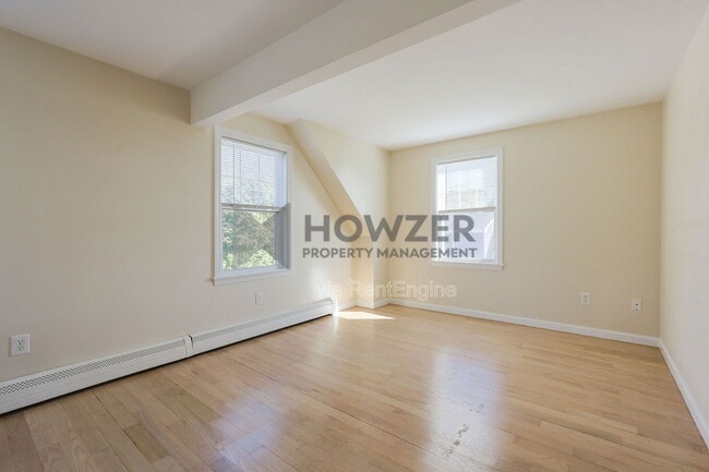 Building Photo - 91 Louis St