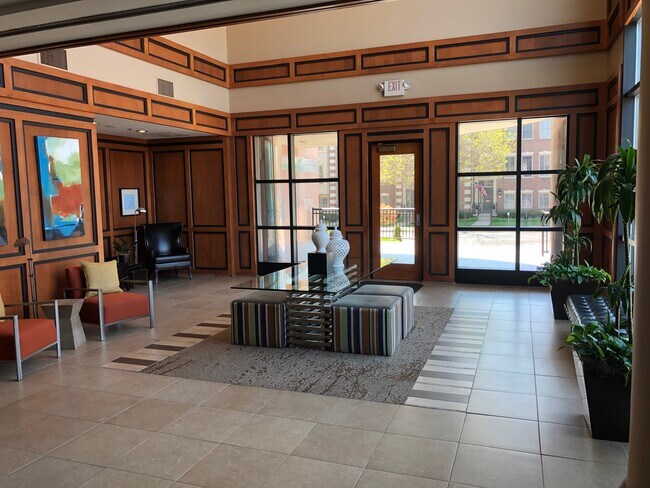 Secure lobby entrance - 225 N New Jersey St