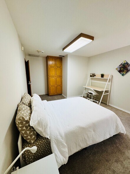 Building Photo - 5618 Sir Gareth Dr