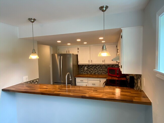 Bar - 237 Shepard Way NW