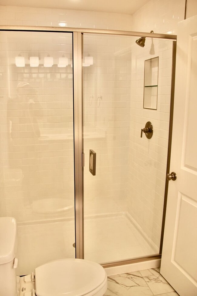 Building Photo - 466 Blair Rd