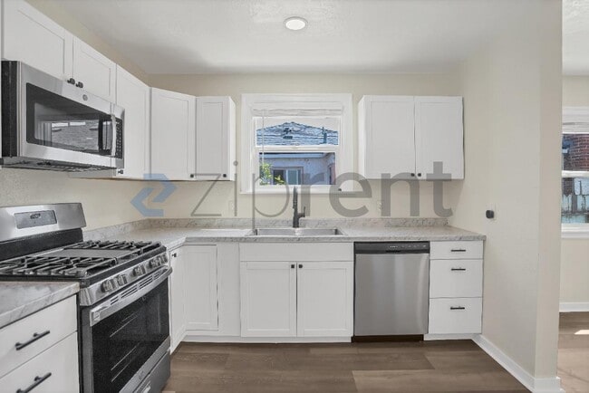 Building Photo - 265 Cherry Dr