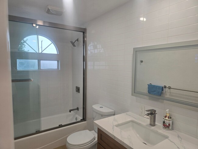 Building Photo - GLENHAVEN - ANAHEIM