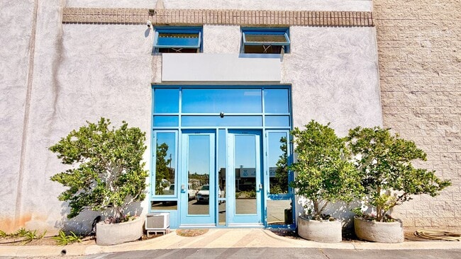 Building Photo - Beautiful Remodeled Upstairs Unit in Heart of Fallbrook with Laundry in Unit and Private Off-Stre...