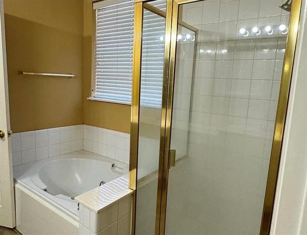 Building Photo - 5013 Goldenrod Dr