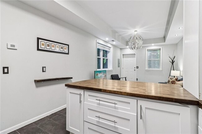 Building Photo - 2897 White Oak Dr