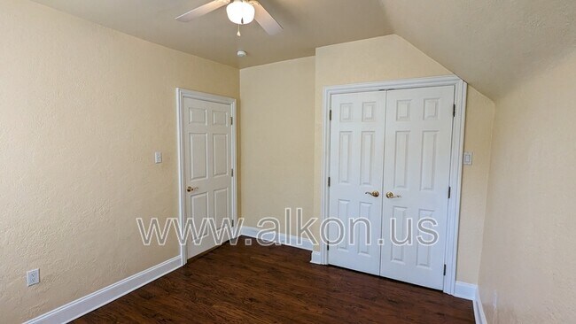 Building Photo - 1401 Nobles Ln