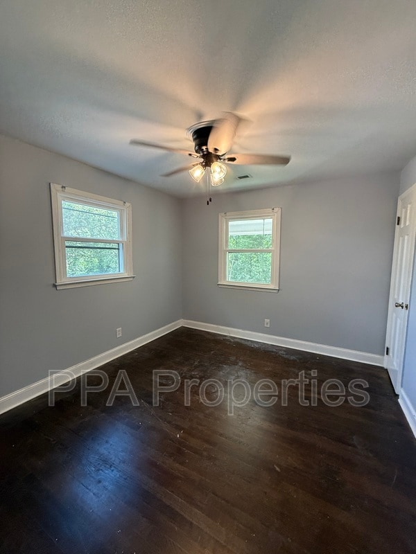 Building Photo - 2115 Churchill Dr