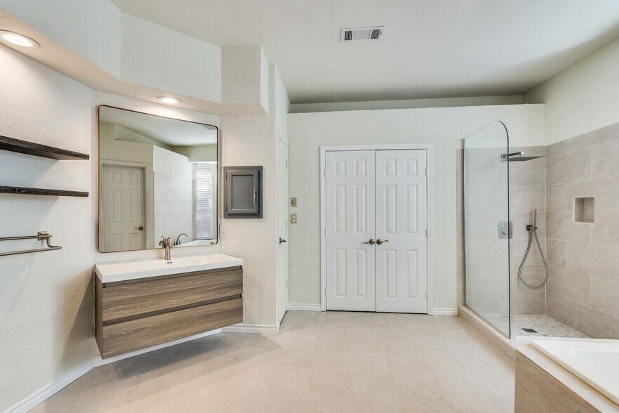 Building Photo - 4409 Brigade Ct