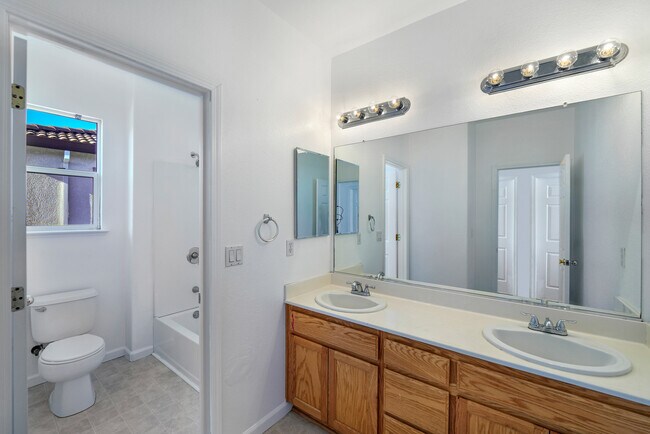 Building Photo - 6717 Sao Tiago Way