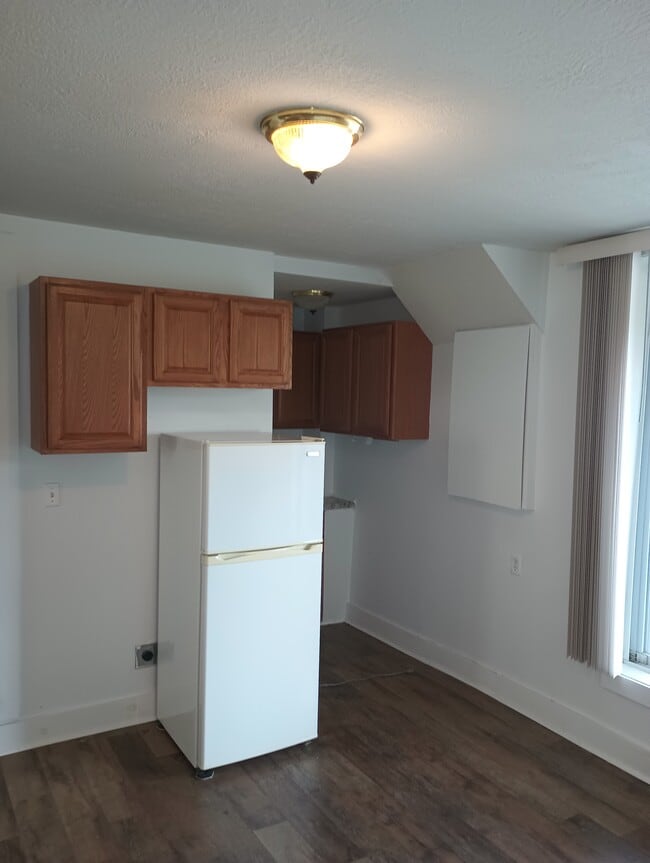 Building Photo - 342 Edgewater Ave NW