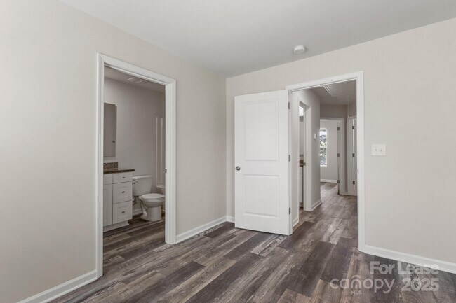 Building Photo - 117 Dogwood Vlg Trl