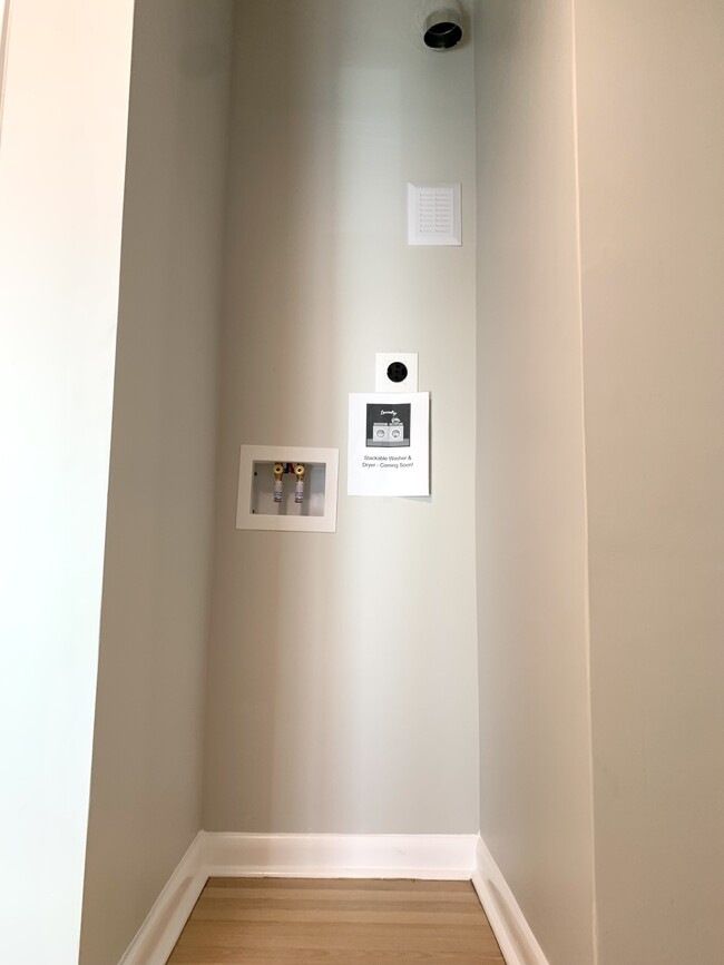 Building Photo - 118 Marcy St