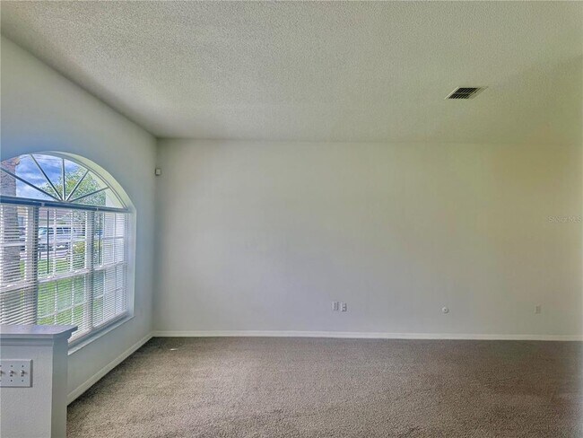Building Photo - 327 Alegriano Ct