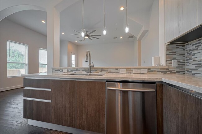 Building Photo - 9404 Glenfield Ct
