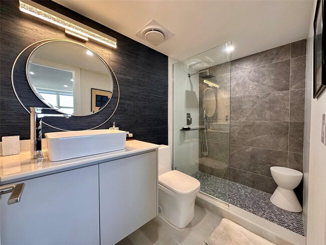 Building Photo - 209 N Fort Lauderdale Beach Blvd