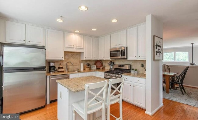 Building Photo - 423 Fort Hill Cir