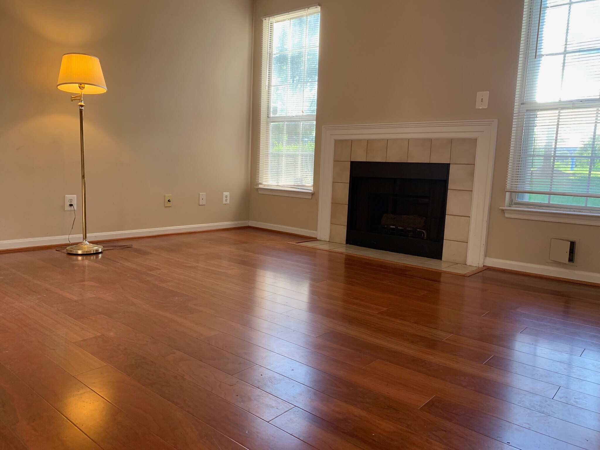 Building Photo - 20303 Beechwood Ter