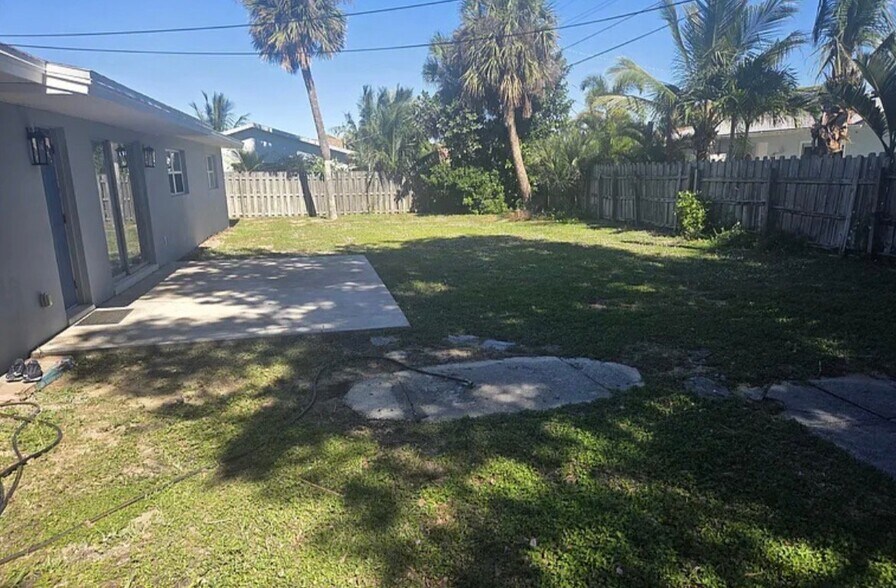 Building Photo - 2321 Shell Ave