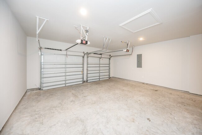 Building Photo - 29819 Breezy Pnes Lp