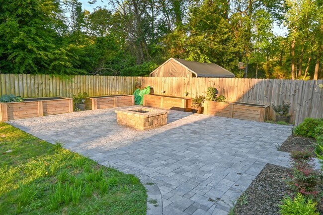 Building Photo - 4203 Anglin Rd