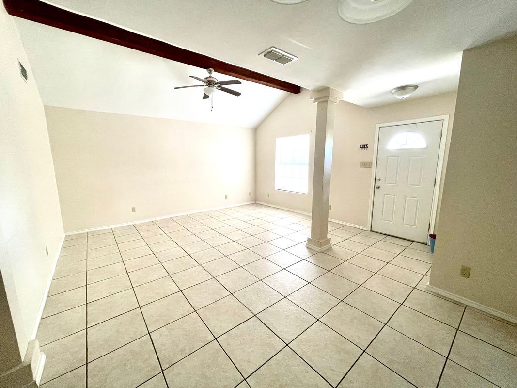 Building Photo - 231 Malaga Dr