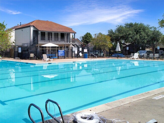 Building Photo - 3413 Benfield Dr