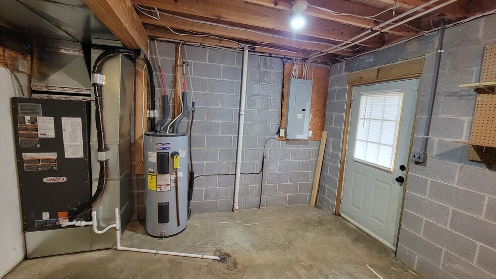 Building Photo - 131 Brookside Pl