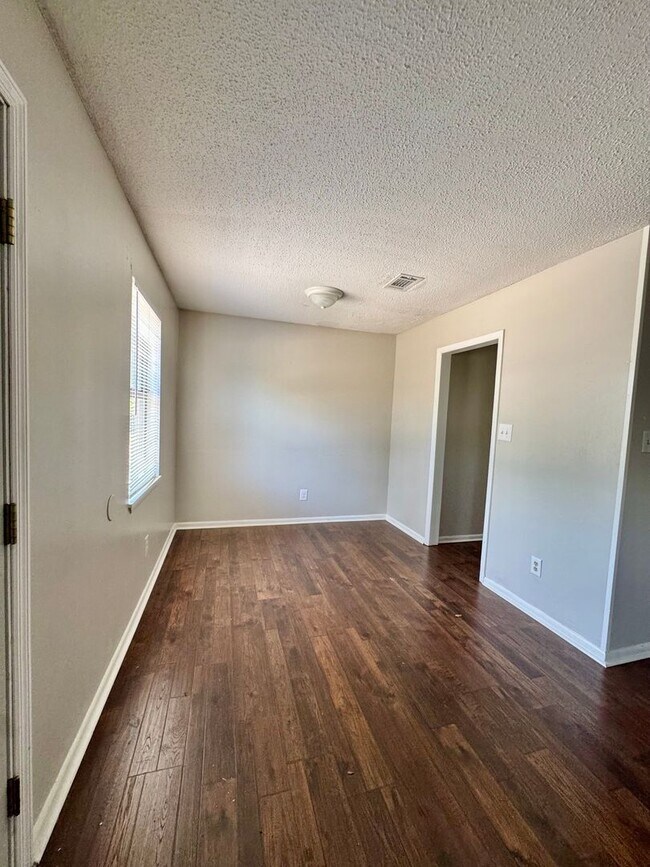 Building Photo - Cozy Living in a Quiet Augusta Community