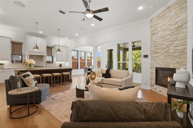 Building Photo - 533 Longshore Dr