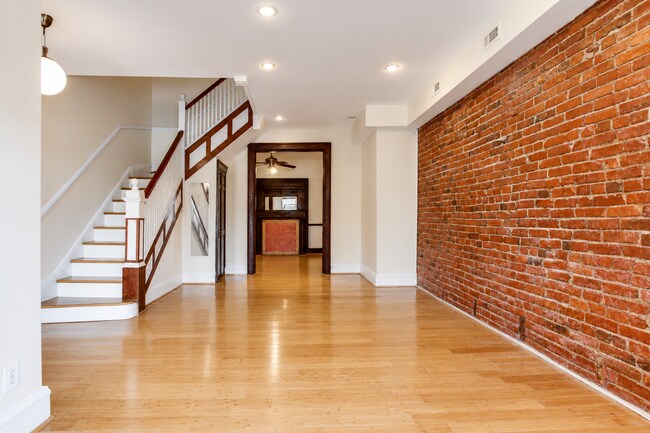 Building Photo - 2811 11th St NW