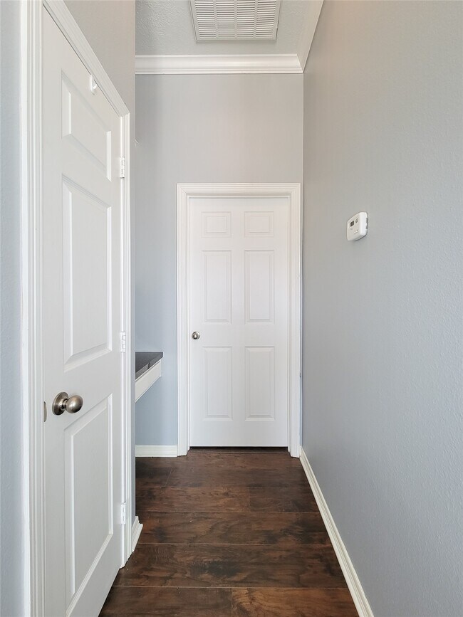 Building Photo - 12755 Mill Ridge Dr