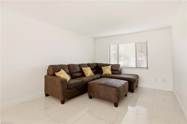 Building Photo - 1450 Green Valley Cir