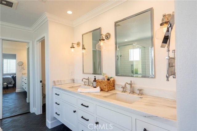 Building Photo - 6206 E Cliffway Dr