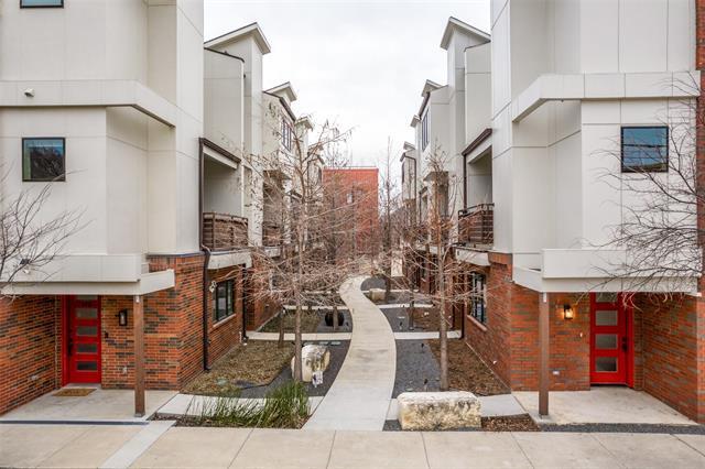 Building Photo - 349 College Ave