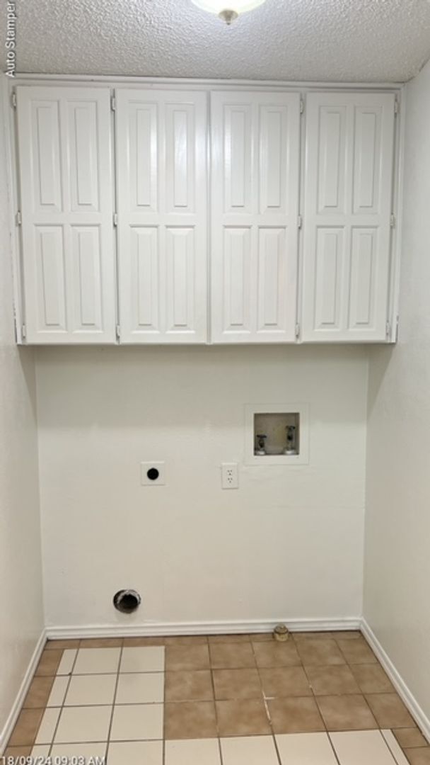 Building Photo - 3911 Firethorn Dr