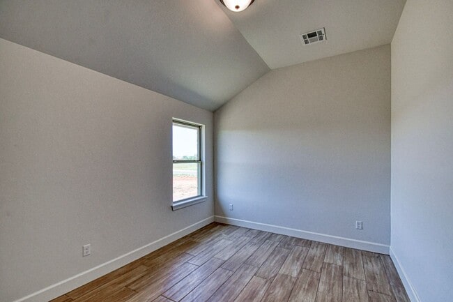 Building Photo - 3812 SE 80th St