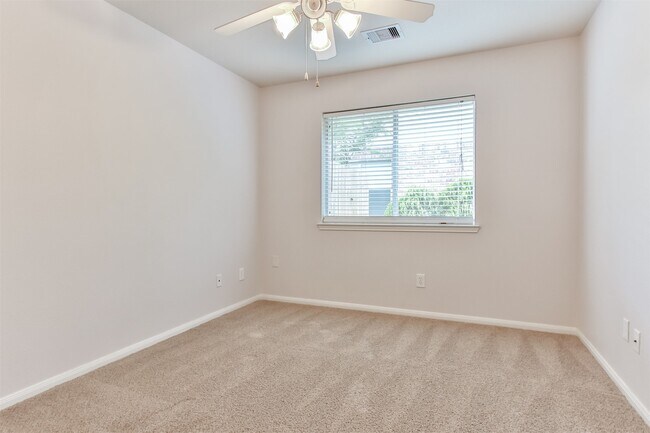 Building Photo - 14603 Whispering Cypress Dr