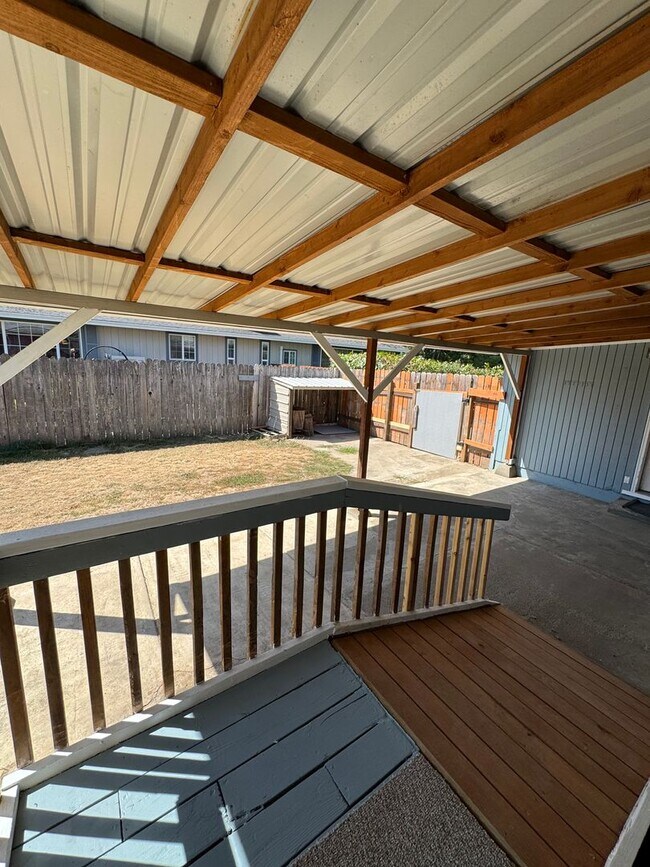 Building Photo - 3863 Bourne St