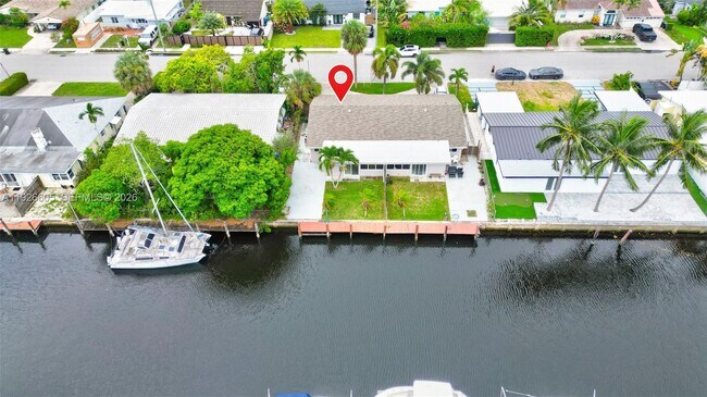 Building Photo - 1001 SW 12th Ct